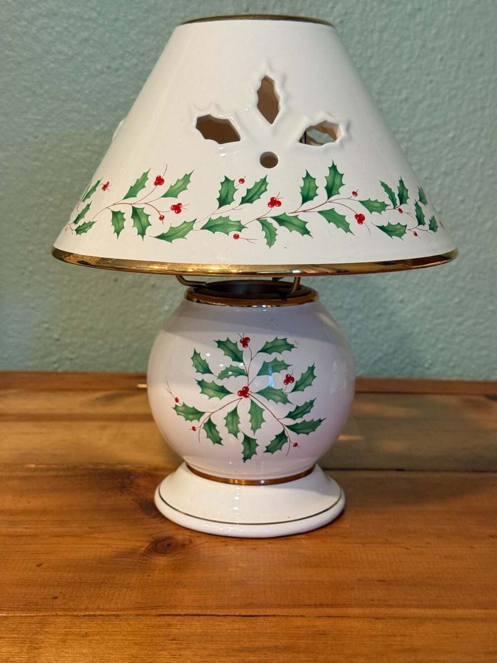 Lenox Holiday Candle Lamp Christmas Holly And Berry Porcelain Original Box
